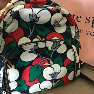🎄Kate Spade Dawn Breezy Floral Medium Backpack🎄